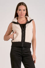 Cargar imagen en el visor de la galería, Chaleco Zip Up
