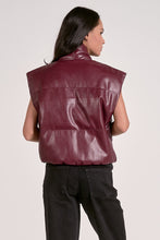 Cargar imagen en el visor de la galería, Chaleco Plum
