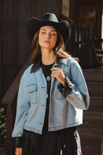 Cargar imagen en el visor de la galería, Chamarra Denim
