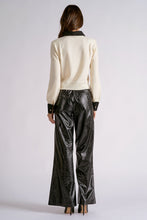 Cargar imagen en el visor de la galería, Blusa Collar Cuff
