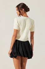 Cargar imagen en el visor de la galería, Blusa Averie
