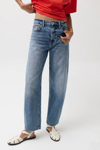 Cargar imagen en el visor de la galería, Jeans Barrel
