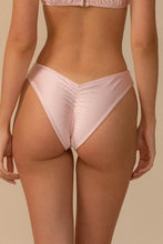 Cargar imagen en el visor de la galería, Bikini Silkie Petal
