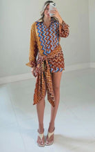 Cargar imagen en el visor de la galería, Zig Neutra Shirt Dress

