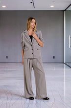 Cargar imagen en el visor de la galería, Blazer Oversized
