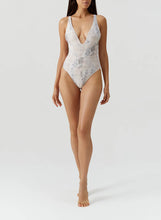 Cargar imagen en el visor de la galería, Entero Caribbean
