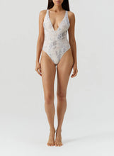 Cargar imagen en el visor de la galería, Entero Caribbean
