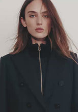 Cargar y reproducir el video en el visor de la galería, Accesorio Saco Jeans
